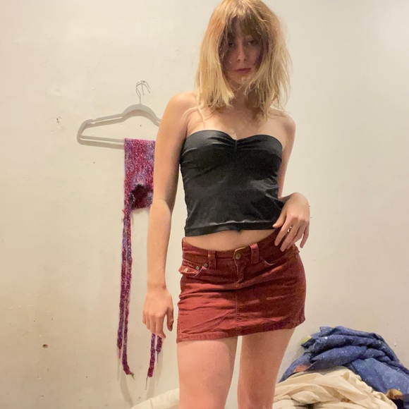 Red union bay corduroy mini skirt - Picture 2 of 3